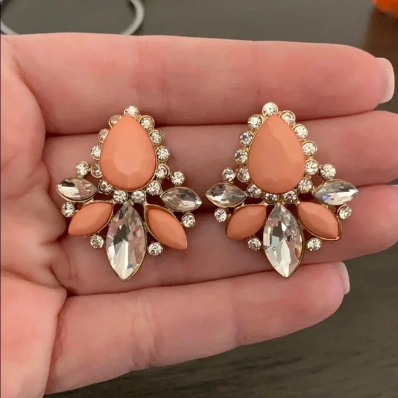 Francesca’s stud earrings - Picture 1 of 3